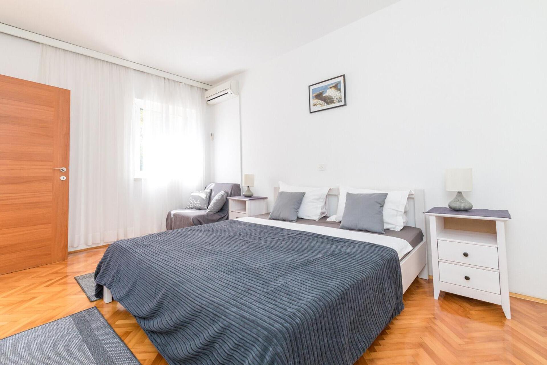 Apartments Seric Vrboska Bagian luar foto