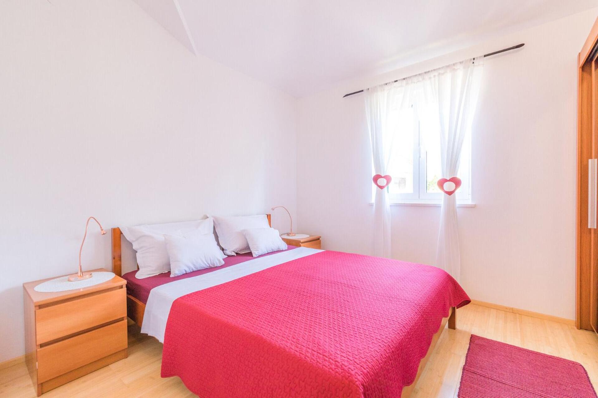 Apartments Seric Vrboska Bagian luar foto