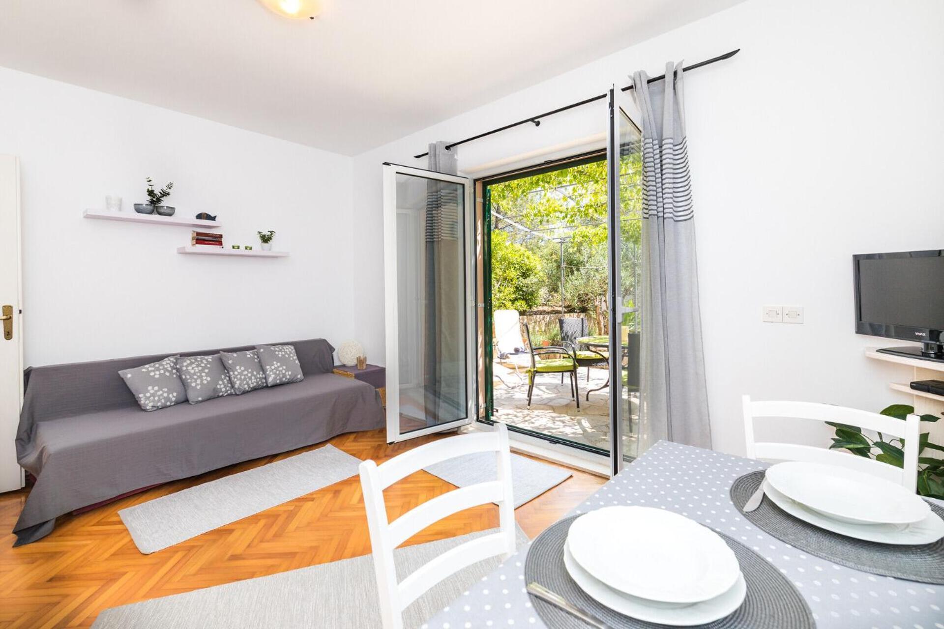 Apartments Seric Vrboska Bagian luar foto